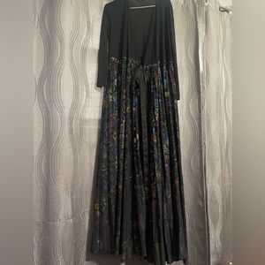 Such a beautiful dress for night parties